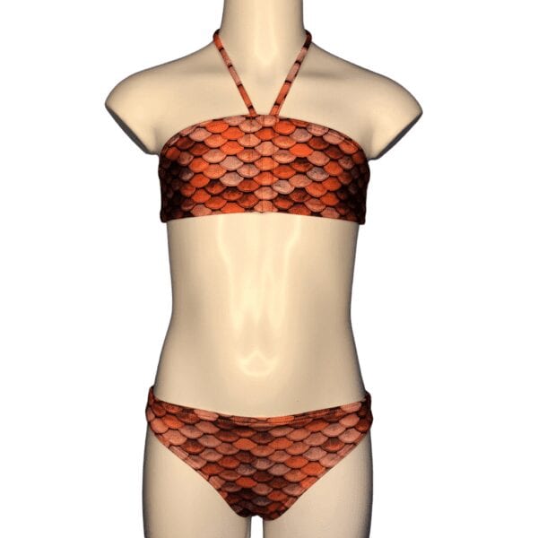 Oranje zeemeermin bikini. Bikini heeft oranje zeemeermin schubben.