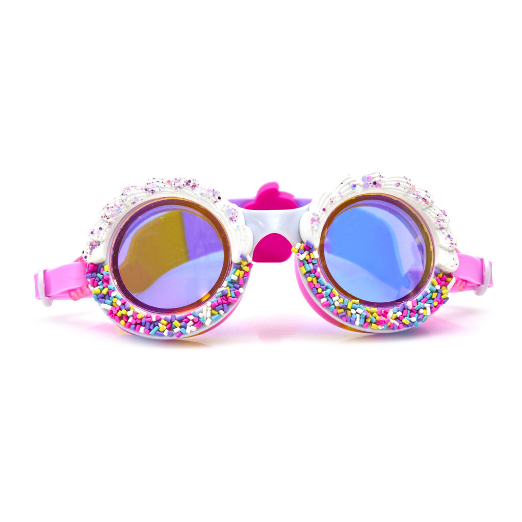 Een kleurrijke en levendige zwembril met gedurfde kleurencombinaties. Biedt helder zicht, UV-bescherming en een verstelbare pasvorm. Voeg kleur en plezier toe aan je zwemuitrusting!