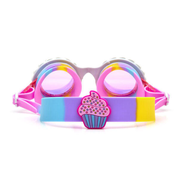 Een kleurrijke en levendige zwembril met gedurfde kleurencombinaties. Biedt helder zicht, UV-bescherming en een verstelbare pasvorm. Voeg kleur en plezier toe aan je zwemuitrusting!